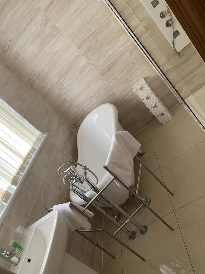 Crowwood Hotel And Alba Restaurant Chryston Extérieur photo
