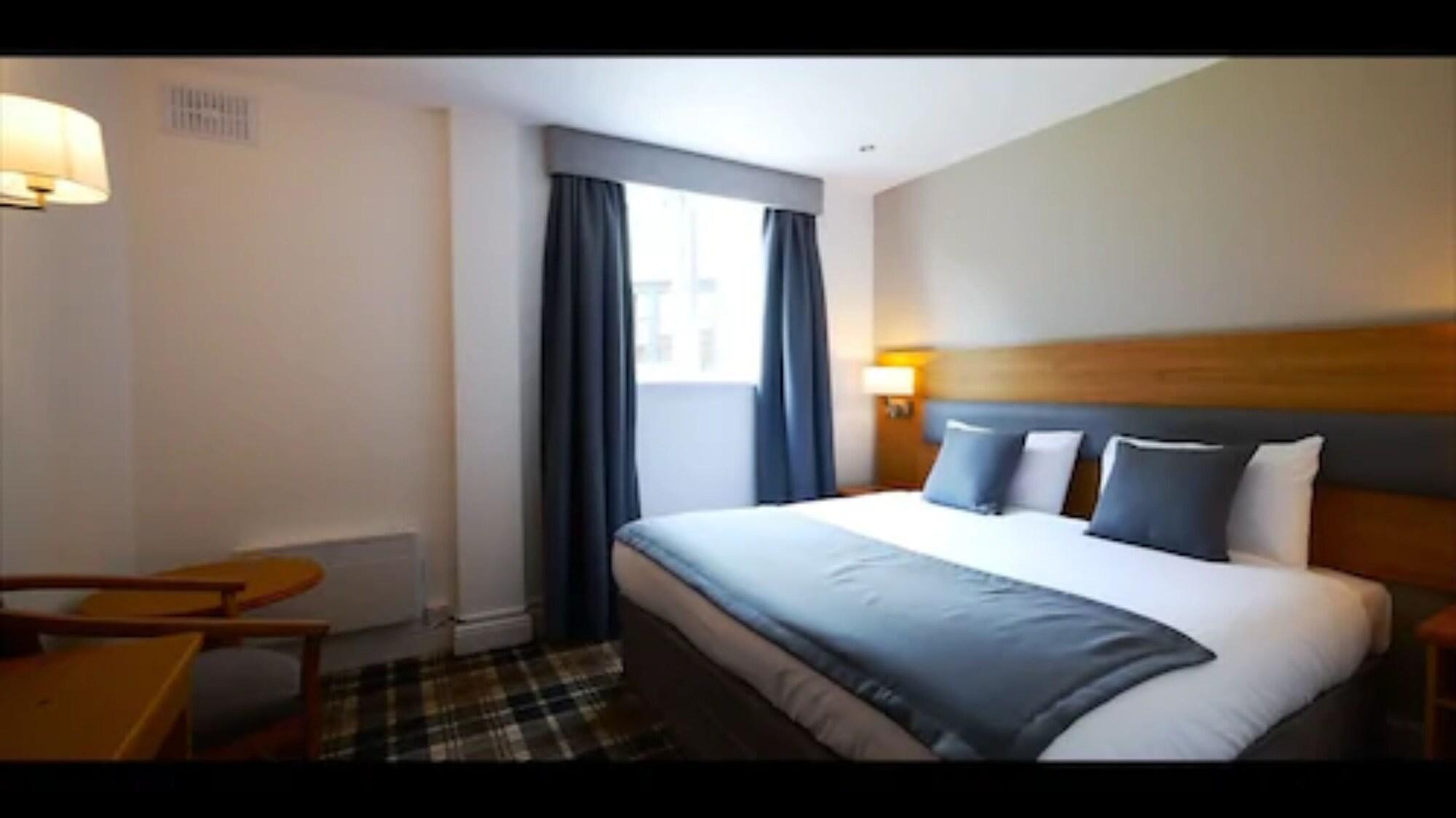 Crowwood Hotel And Alba Restaurant Chryston Extérieur photo