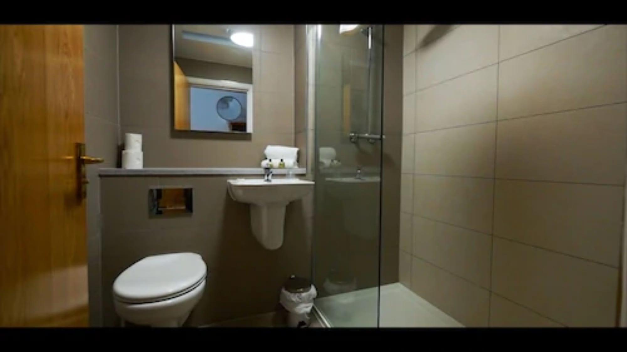 Crowwood Hotel And Alba Restaurant Chryston Extérieur photo